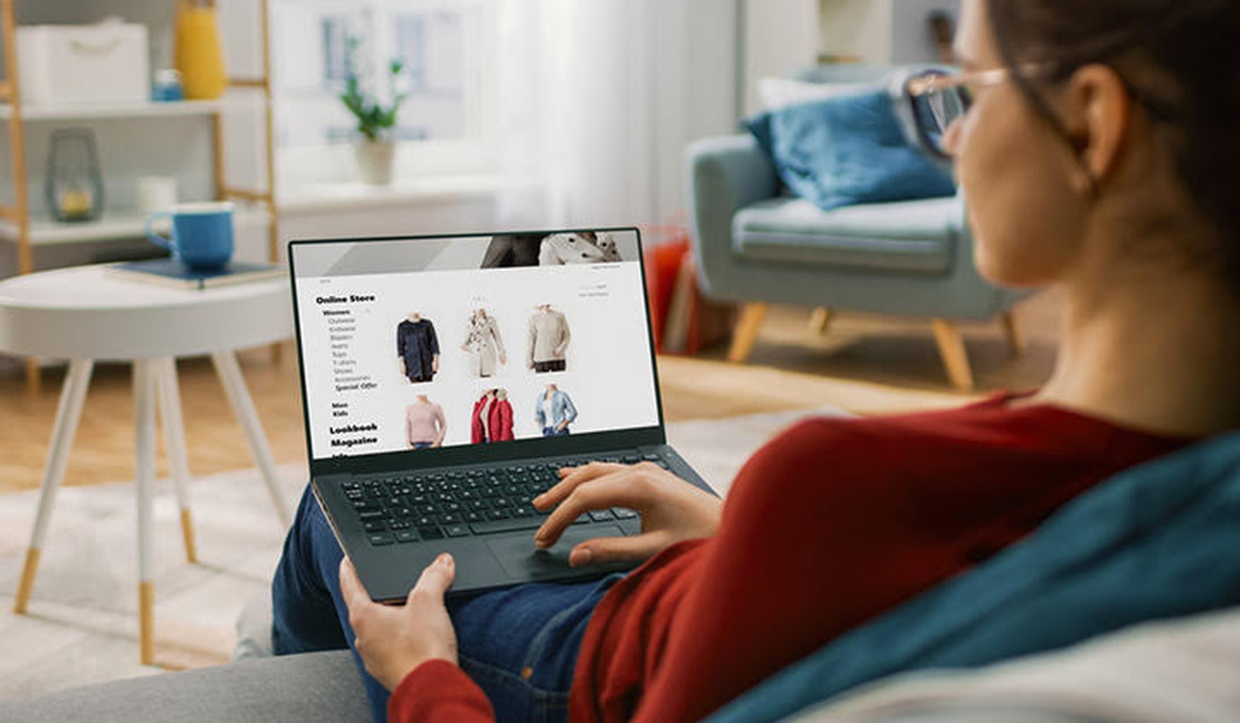 Online winkelen laptop vrouw